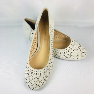 Antonio Melani Size 6.5 Beige Studded Ballet Flats